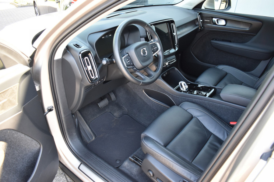 Volvo XC40 T5 262 PK Plug-in hybrid Ultimate Bright | Leder | Panodak | ACC | 360 camera | Stoelverwarming | H&K