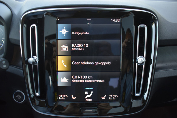 Volvo XC40 T5 262 PK Plug-in hybrid Ultimate Bright | Leder | Panodak | ACC | 360 camera | Stoelverwarming | H&K