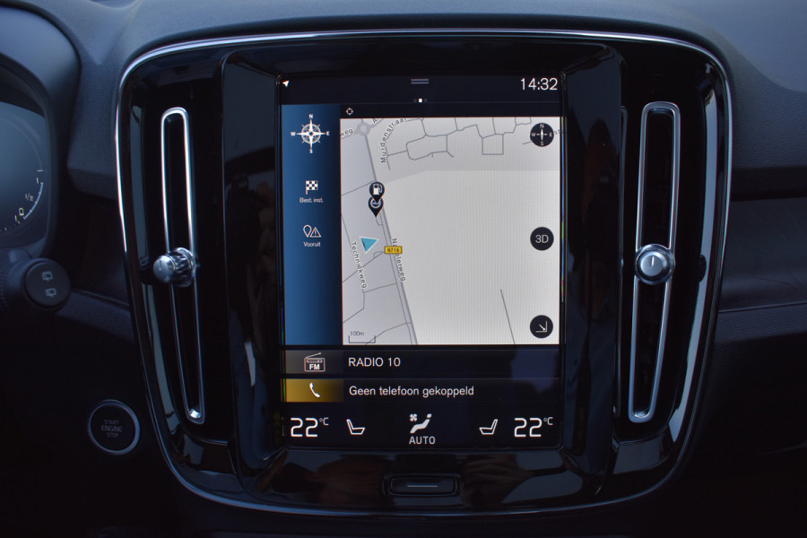 Volvo XC40 T5 262 PK Plug-in hybrid Ultimate Bright | Leder | Panodak | ACC | 360 camera | Stoelverwarming | H&K