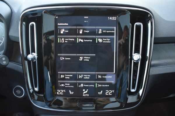 Volvo XC40 T5 262 PK Plug-in hybrid Ultimate Bright | Leder | Panodak | ACC | 360 camera | Stoelverwarming | H&K