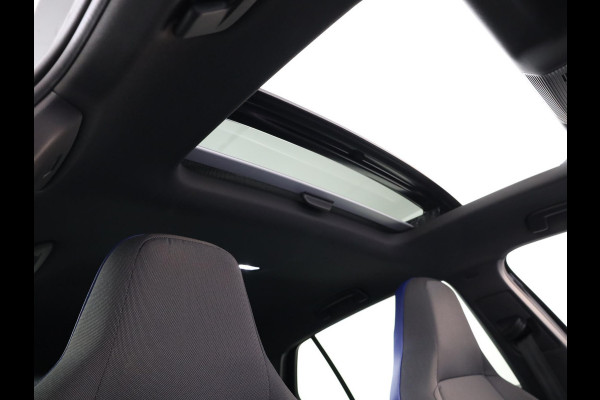 Volkswagen Golf 1.4 eHybrid GTE 245 pk Automaat (DSG) | Navigatie | Panoramadak | Parkeersensoren | Autom. airco (3 zones) | LED koplampen |