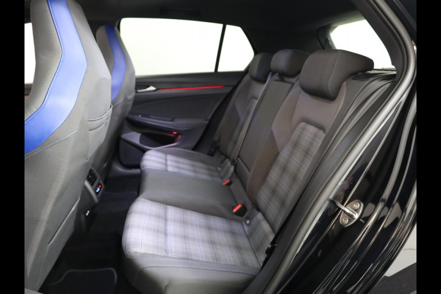 Volkswagen Golf 1.4 eHybrid GTE 245 pk Automaat (DSG) | Navigatie | Panoramadak | Parkeersensoren | Autom. airco (3 zones) | LED koplampen |