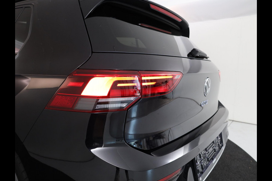 Volkswagen Golf 1.4 eHybrid GTE 245 pk Automaat (DSG) | Navigatie | Panoramadak | Parkeersensoren | Autom. airco (3 zones) | LED koplampen |