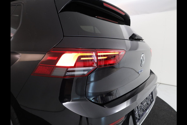 Volkswagen Golf 1.4 eHybrid GTE 245 pk Automaat (DSG) | Navigatie | Panoramadak | Parkeersensoren | Autom. airco (3 zones) | LED koplampen |