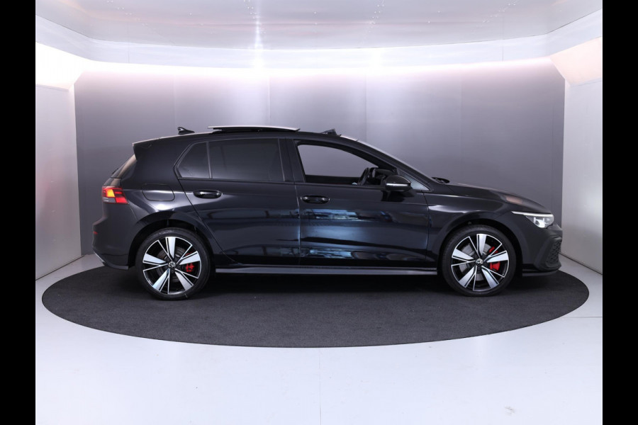 Volkswagen Golf 1.4 eHybrid GTE 245 pk Automaat (DSG) | Navigatie | Panoramadak | Parkeersensoren | Autom. airco (3 zones) | LED koplampen |
