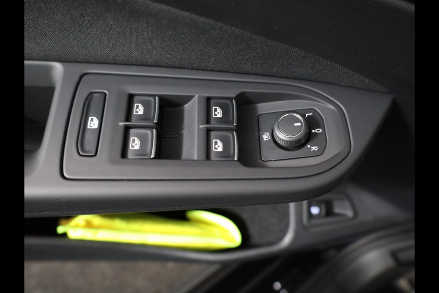 Volkswagen Golf 1.4 eHybrid GTE 245 pk Automaat (DSG) | Navigatie | Panoramadak | Parkeersensoren | Autom. airco (3 zones) | LED koplampen |