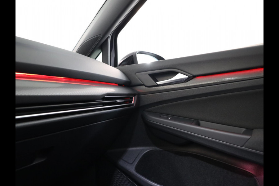 Volkswagen Golf 1.4 eHybrid GTE 245 pk Automaat (DSG) | Navigatie | Panoramadak | Parkeersensoren | Autom. airco (3 zones) | LED koplampen |