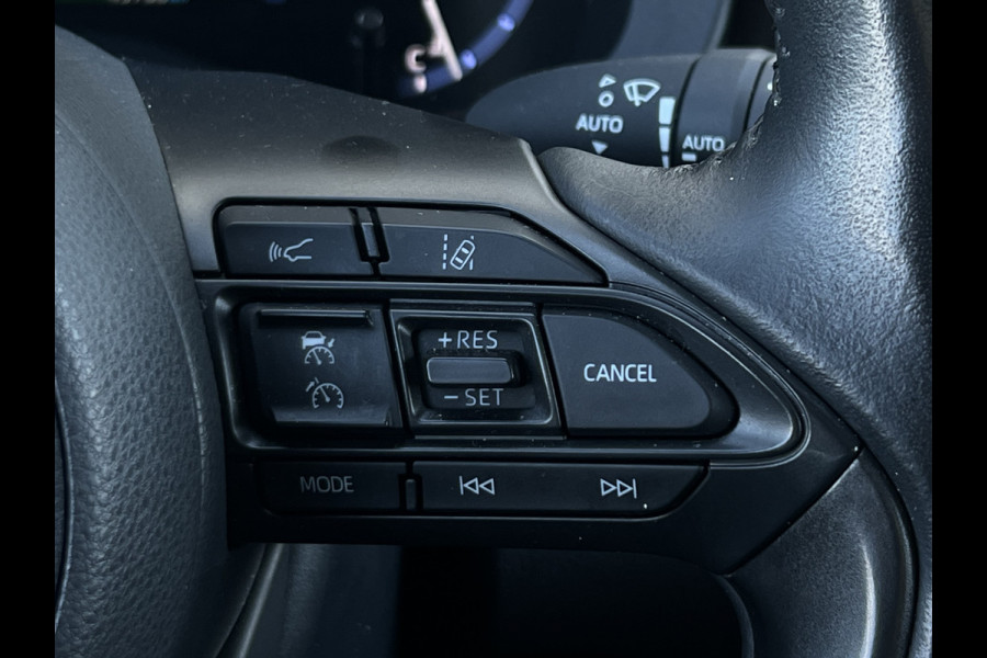 Toyota Yaris Cross 1.5 Hybrid Executive | Pano | Camera | LED | Navi | Carplay | Dodehoek