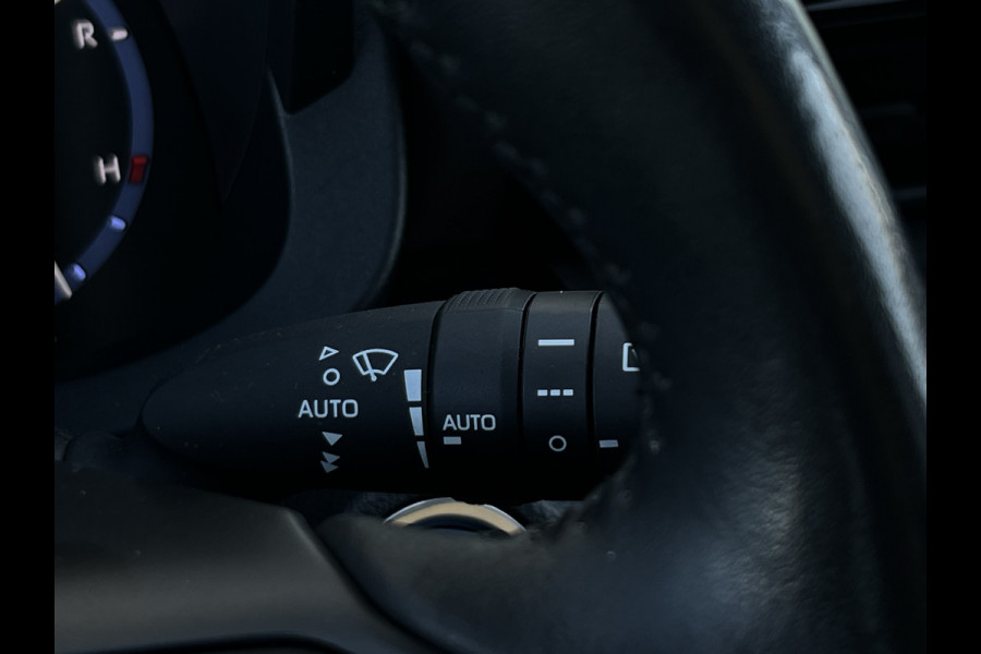 Toyota Yaris Cross 1.5 Hybrid Executive | Pano | Camera | LED | Navi | Carplay | Dodehoek