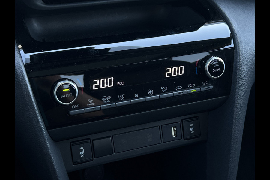 Toyota Yaris Cross 1.5 Hybrid Executive | Pano | Camera | LED | Navi | Carplay | Dodehoek