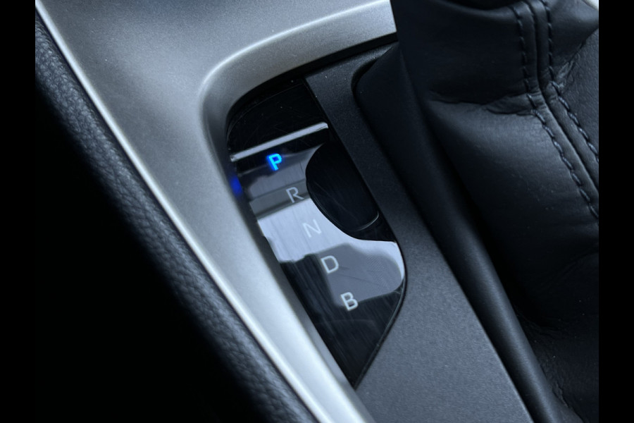 Toyota Yaris Cross 1.5 Hybrid Executive | Pano | Camera | LED | Navi | Carplay | Dodehoek
