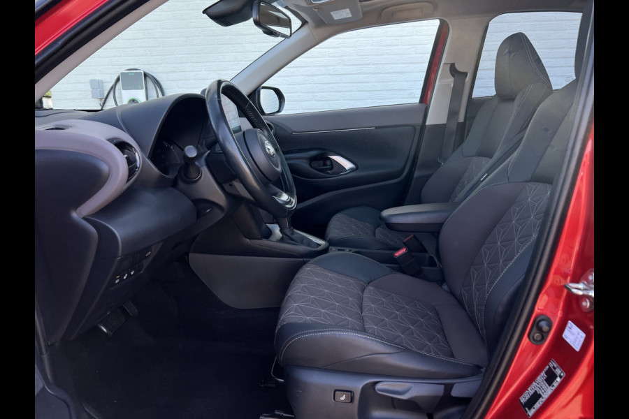 Toyota Yaris Cross 1.5 Hybrid Executive | Pano | Camera | LED | Navi | Carplay | Dodehoek