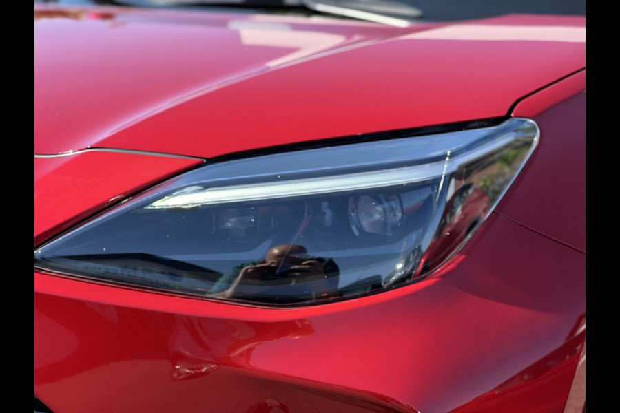 Toyota Yaris Cross 1.5 Hybrid Executive | Pano | Camera | LED | Navi | Carplay | Dodehoek