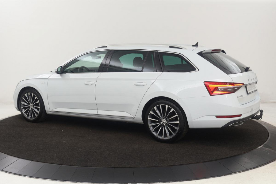 Škoda Superb 1.4 TSI iV Laurin & Klement | Standkachel | Trekhaak | Adaptive cruise | Leder | Sfeerverlichting | Stoel & stuurverwarming | Camera | Carplay | Virtual Cockpit | Achterbankverwarming | PHEV