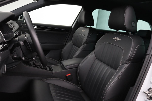 Škoda Superb 1.4 TSI iV Laurin & Klement | Standkachel | Trekhaak | Adaptive cruise | Leder | Sfeerverlichting | Stoel & stuurverwarming | Camera | Carplay | Virtual Cockpit | Achterbankverwarming | PHEV