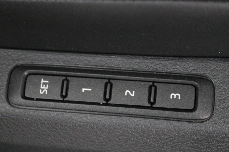 Škoda Superb 1.4 TSI iV Laurin & Klement | Standkachel | Trekhaak | Adaptive cruise | Leder | Sfeerverlichting | Stoel & stuurverwarming | Camera | Carplay | Virtual Cockpit | Achterbankverwarming | PHEV