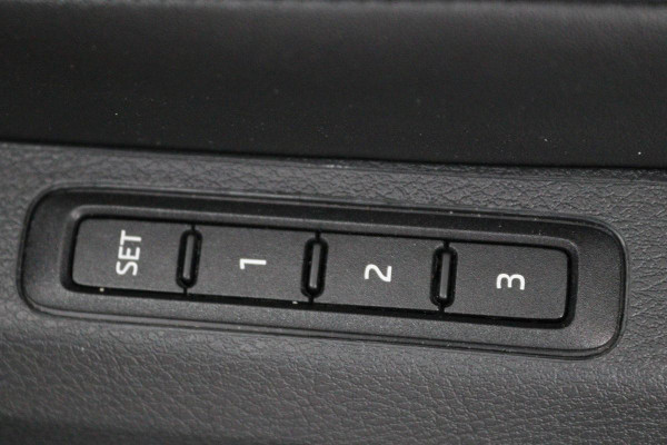 Škoda Superb 1.4 TSI iV Laurin & Klement | Standkachel | Trekhaak | Adaptive cruise | Leder | Sfeerverlichting | Stoel & stuurverwarming | Camera | Carplay | Virtual Cockpit | Achterbankverwarming | PHEV
