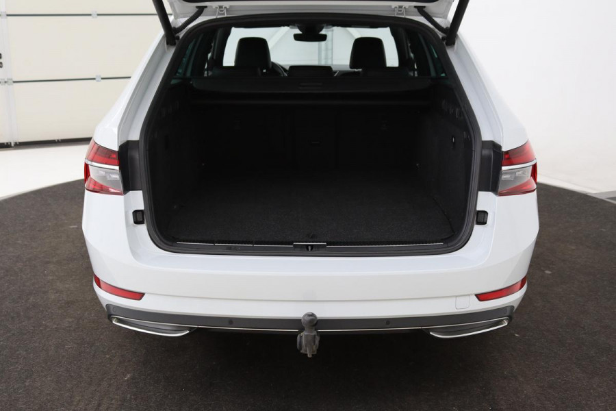 Škoda Superb 1.4 TSI iV Laurin & Klement | Standkachel | Trekhaak | Adaptive cruise | Leder | Sfeerverlichting | Stoel & stuurverwarming | Camera | Carplay | Virtual Cockpit | Achterbankverwarming | PHEV