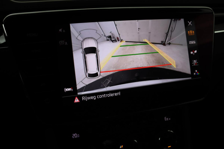 Škoda Superb 1.4 TSI iV Laurin & Klement | Standkachel | Trekhaak | Adaptive cruise | Leder | Sfeerverlichting | Stoel & stuurverwarming | Camera | Carplay | Virtual Cockpit | Achterbankverwarming | PHEV