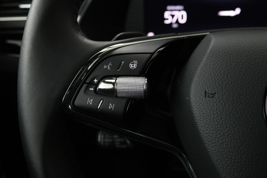 Škoda Superb 1.4 TSI iV Laurin & Klement | Standkachel | Trekhaak | Adaptive cruise | Leder | Sfeerverlichting | Stoel & stuurverwarming | Camera | Carplay | Virtual Cockpit | Achterbankverwarming | PHEV