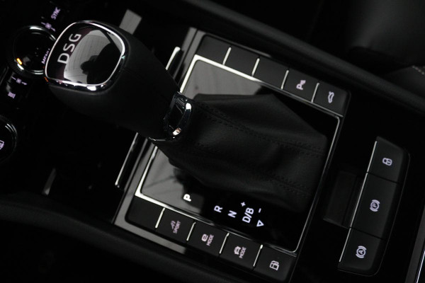 Škoda Superb 1.4 TSI iV Laurin & Klement | Standkachel | Trekhaak | Adaptive cruise | Leder | Sfeerverlichting | Stoel & stuurverwarming | Camera | Carplay | Virtual Cockpit | Achterbankverwarming | PHEV