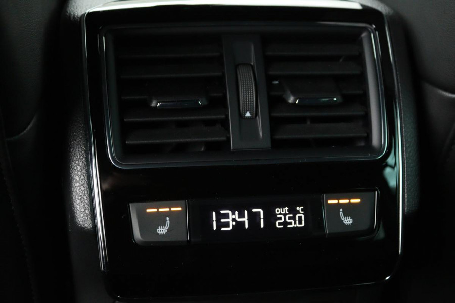 Škoda Superb 1.4 TSI iV Laurin & Klement | Standkachel | Trekhaak | Adaptive cruise | Leder | Sfeerverlichting | Stoel & stuurverwarming | Camera | Carplay | Virtual Cockpit | Achterbankverwarming | PHEV
