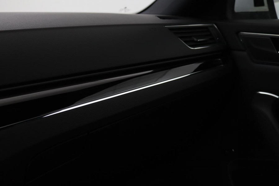 Škoda Superb 1.4 TSI iV Laurin & Klement | Standkachel | Trekhaak | Adaptive cruise | Leder | Sfeerverlichting | Stoel & stuurverwarming | Camera | Carplay | Virtual Cockpit | Achterbankverwarming | PHEV
