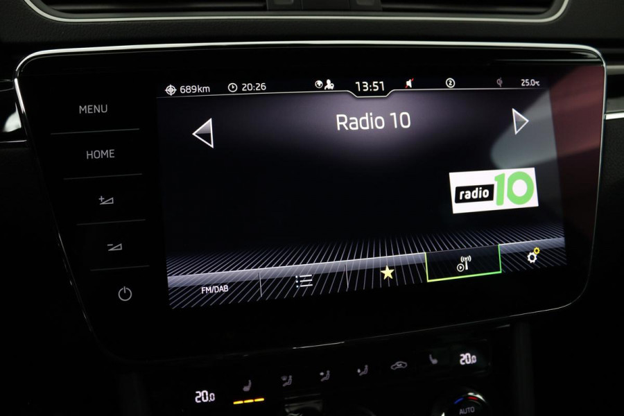 Škoda Superb 1.4 TSI iV Laurin & Klement | Standkachel | Trekhaak | Adaptive cruise | Leder | Sfeerverlichting | Stoel & stuurverwarming | Camera | Carplay | Virtual Cockpit | Achterbankverwarming | PHEV