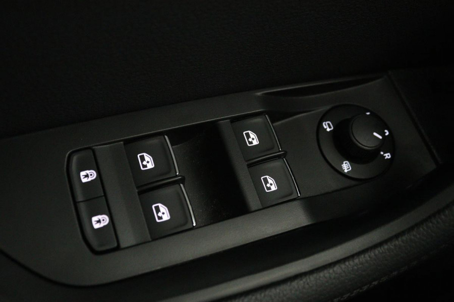 Škoda Superb 1.4 TSI iV Laurin & Klement | Standkachel | Trekhaak | Adaptive cruise | Leder | Sfeerverlichting | Stoel & stuurverwarming | Camera | Carplay | Virtual Cockpit | Achterbankverwarming | PHEV