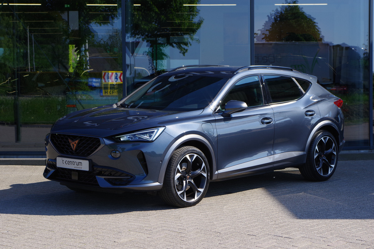 CUPRA Formentor 1.4 e-Hybrid 204 PK Adrenaline PHEV, LED, Adap. Cruise Control, Stoelverwarming CUPRA Formentor 1.4 e-Hybrid 204 PK Adrenaline PHEV, LED, Adap. Cruise Control, Stoelverwarming