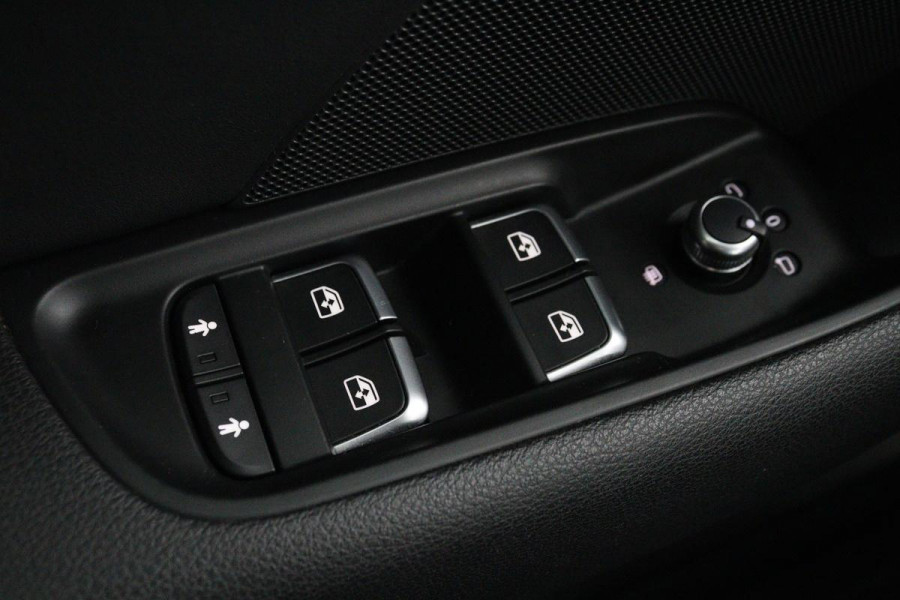 Audi A3 1.0 TFSI Sport S Line Edition | Half leder | Sportstoelen | Full LED | Climate control | Navigatie | Cruise control | Parkeerhulp | Bluetooth