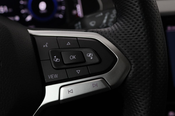 Volkswagen Passat 1.4 TSI PHEV GTE | Panoramadak | Stoelverwarming | Matrix LED | Carplay | Adaptive cruise | Navigatie | Camera | Side Assist | Climate control