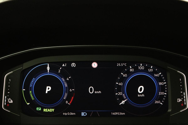 Volkswagen Passat 1.4 TSI PHEV GTE | Panoramadak | Stoelverwarming | Matrix LED | Carplay | Adaptive cruise | Navigatie | Camera | Side Assist | Climate control