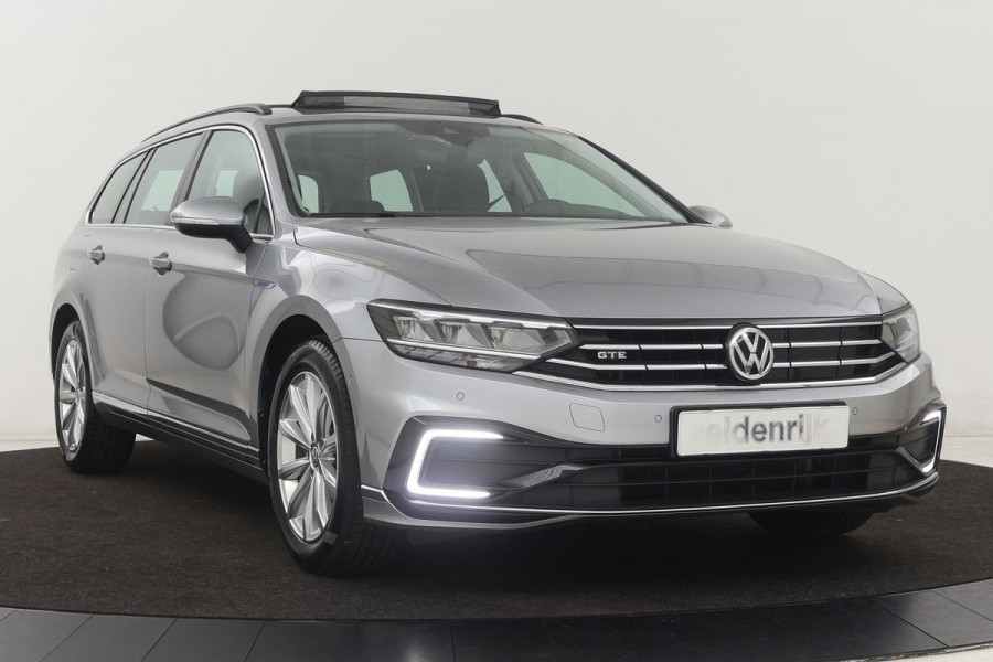 Volkswagen Passat 1.4 TSI PHEV GTE | Panoramadak | Stoelverwarming | Matrix LED | Carplay | Adaptive cruise | Navigatie | Camera | Side Assist | Climate control