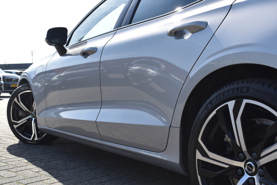 Volvo S60 Recharge T6 AWD Plus Dark H&K | ACC | 360 camera | Sportstoelen | Blis | Stuurverwarming | Stoelverwarming
