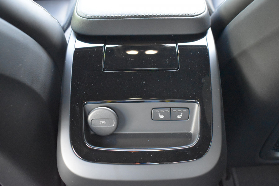 Volvo S60 Recharge T6 AWD Plus Dark H&K | ACC | 360 camera | Sportstoelen | Blis | Stuurverwarming | Stoelverwarming