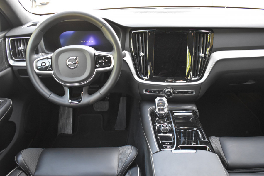 Volvo S60 Recharge T6 AWD Plus Dark H&K | ACC | 360 camera | Sportstoelen | Blis | Stuurverwarming | Stoelverwarming