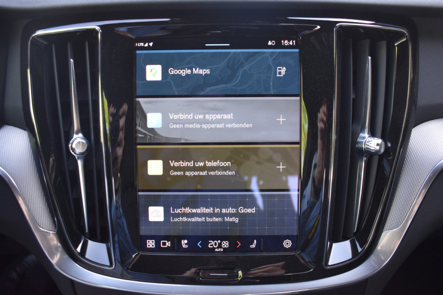 Volvo S60 Recharge T6 AWD Plus Dark H&K | ACC | 360 camera | Sportstoelen | Blis | Stuurverwarming | Stoelverwarming