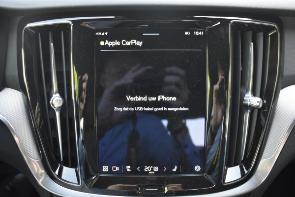 Volvo S60 Recharge T6 AWD Plus Dark H&K | ACC | 360 camera | Sportstoelen | Blis | Stuurverwarming | Stoelverwarming