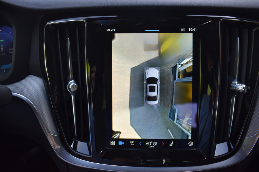 Volvo S60 Recharge T6 AWD Plus Dark H&K | ACC | 360 camera | Sportstoelen | Blis | Stuurverwarming | Stoelverwarming