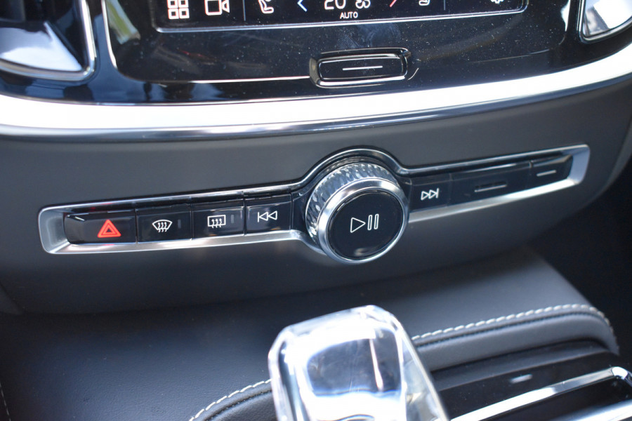 Volvo S60 Recharge T6 AWD Plus Dark H&K | ACC | 360 camera | Sportstoelen | Blis | Stuurverwarming | Stoelverwarming