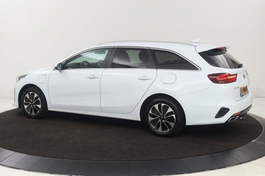 Kia Ceed 1.6 GDI PHEV DynamicLine | Stoel & stuurverwarming | Adaptive cruise | Trekhaak | Camera | Half leder | Navigatie | Keyless | Full LED