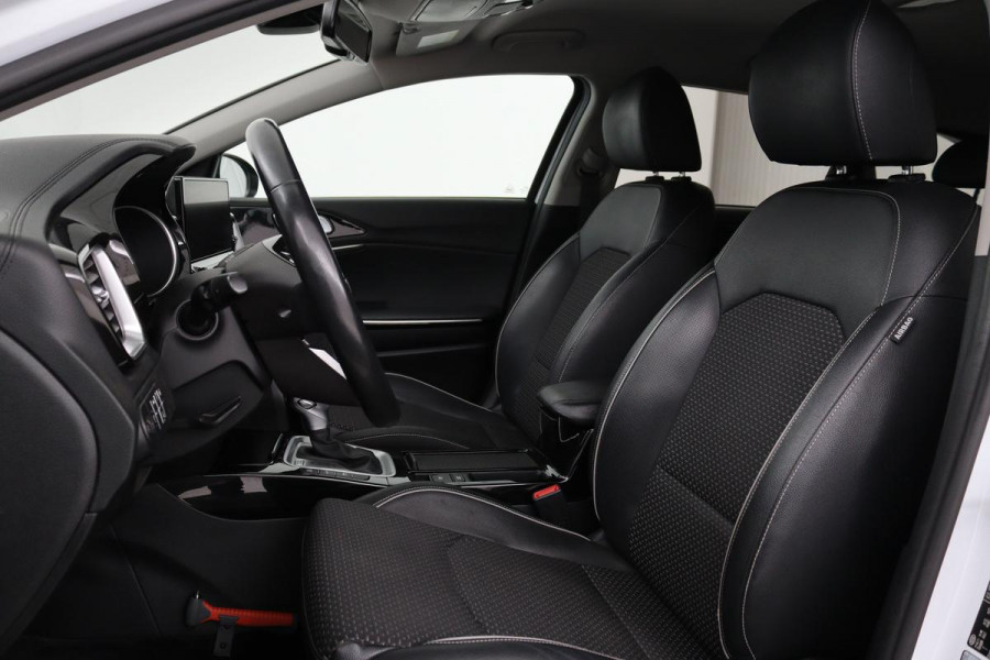 Kia Ceed 1.6 GDI PHEV DynamicLine | Stoel & stuurverwarming | Adaptive cruise | Trekhaak | Camera | Half leder | Navigatie | Keyless | Full LED
