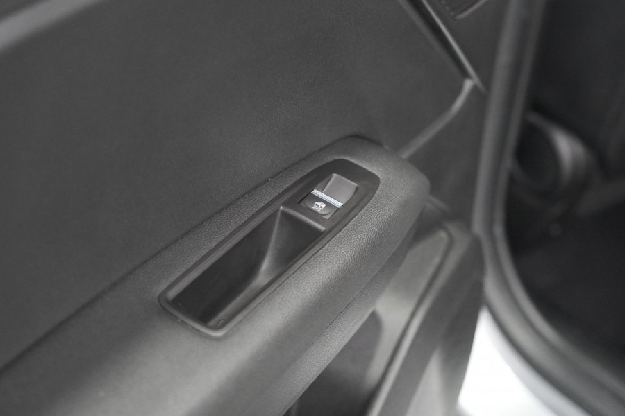 Renault Captur Mild Hybrid 140 EDC Techno | Camera | Navigatie | Apple Carplay | Parkeersensoren