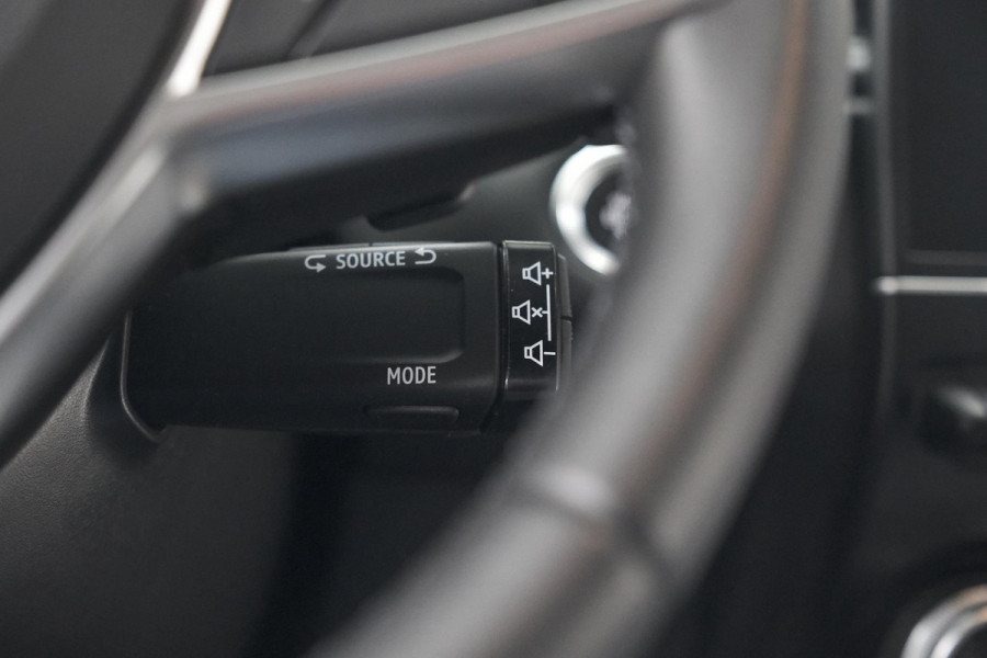 Renault Captur Mild Hybrid 140 EDC Techno | Camera | Navigatie | Apple Carplay | Parkeersensoren