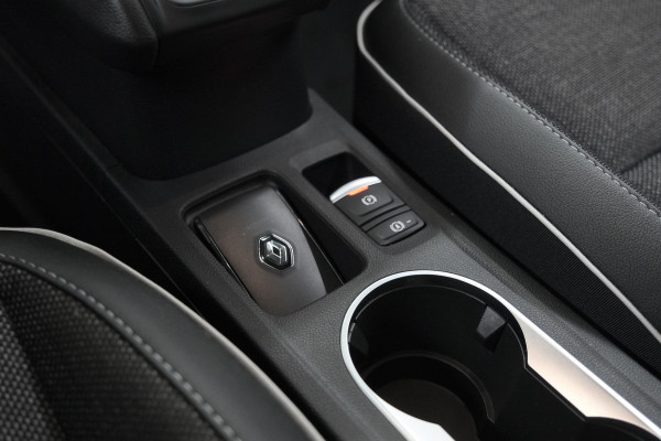 Renault Captur Mild Hybrid 140 EDC Techno | Camera | Navigatie | Apple Carplay | Parkeersensoren
