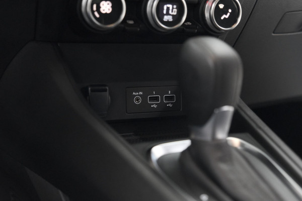 Renault Captur Mild Hybrid 140 EDC Techno | Camera | Navigatie | Apple Carplay | Parkeersensoren