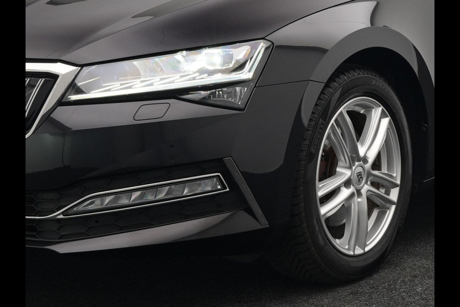Škoda Superb Combi 1.4 TSI iV Business Edition Plug In Hybrid 218pk PHEV | Panodak | Lederen Sportstoelen Memory & Ventilatie | Adaptive Cruise | Crystal LED | 360 Camera | Navigatie | Apple Carplay | Virtual | DAB | Sfeerverlichting |