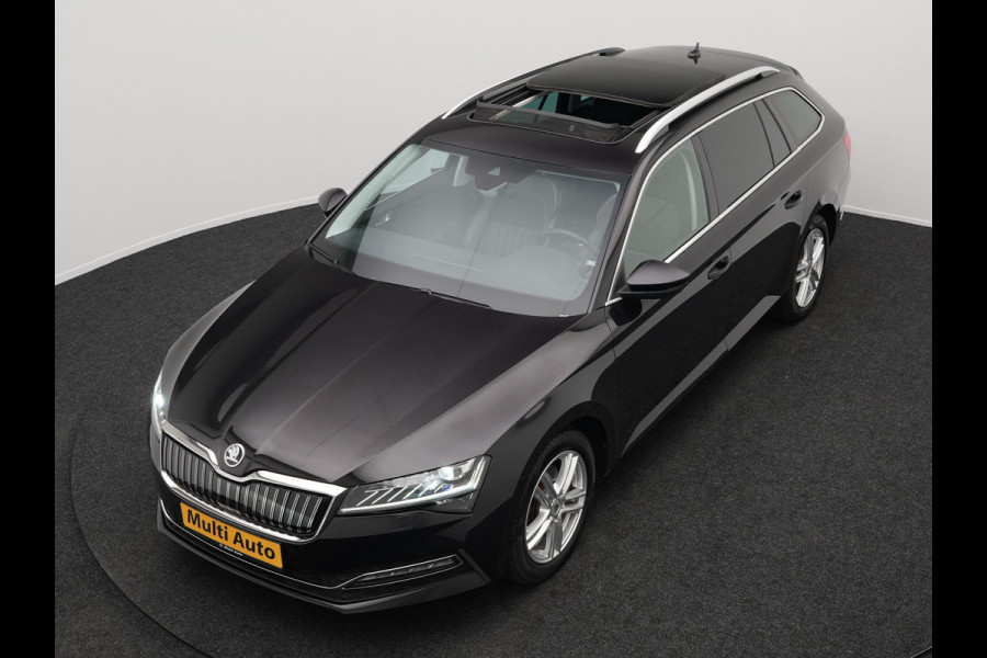 Škoda Superb Combi 1.4 TSI iV Business Edition Plug In Hybrid 218pk PHEV | Panodak | Lederen Sportstoelen Memory & Ventilatie | Adaptive Cruise | Crystal LED | 360 Camera | Navigatie | Apple Carplay | Virtual | DAB | Sfeerverlichting |