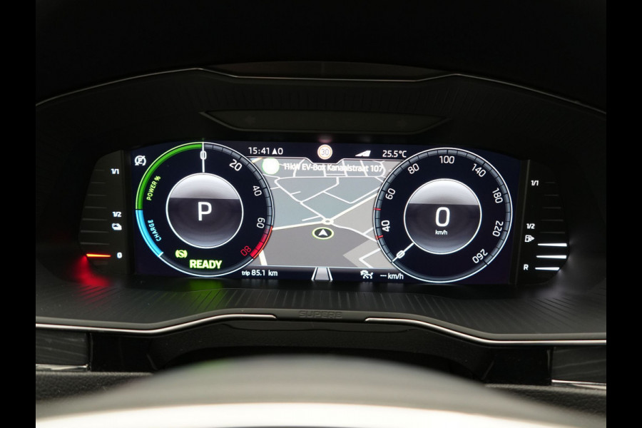 Škoda Superb Combi 1.4 TSI iV Business Edition Plug In Hybrid 218pk PHEV | Panodak | Lederen Sportstoelen Memory & Ventilatie | Adaptive Cruise | Crystal LED | 360 Camera | Navigatie | Apple Carplay | Virtual | DAB | Sfeerverlichting |